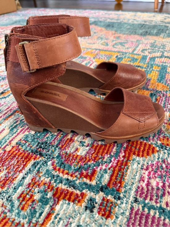 Sorel Shoes - Sorel Joanie II Ankle Strap Wedge Sandals in camel/brown distressed leather.